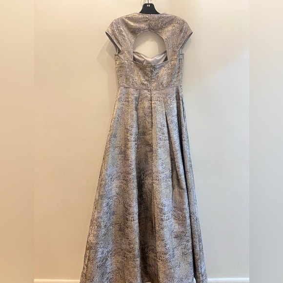 Aidan Mattox cap sleeves embellished Long  Gown - Picture 11 of 12